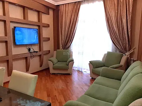 Kirayə verilir 2 otaqlı mənzil 80 m²