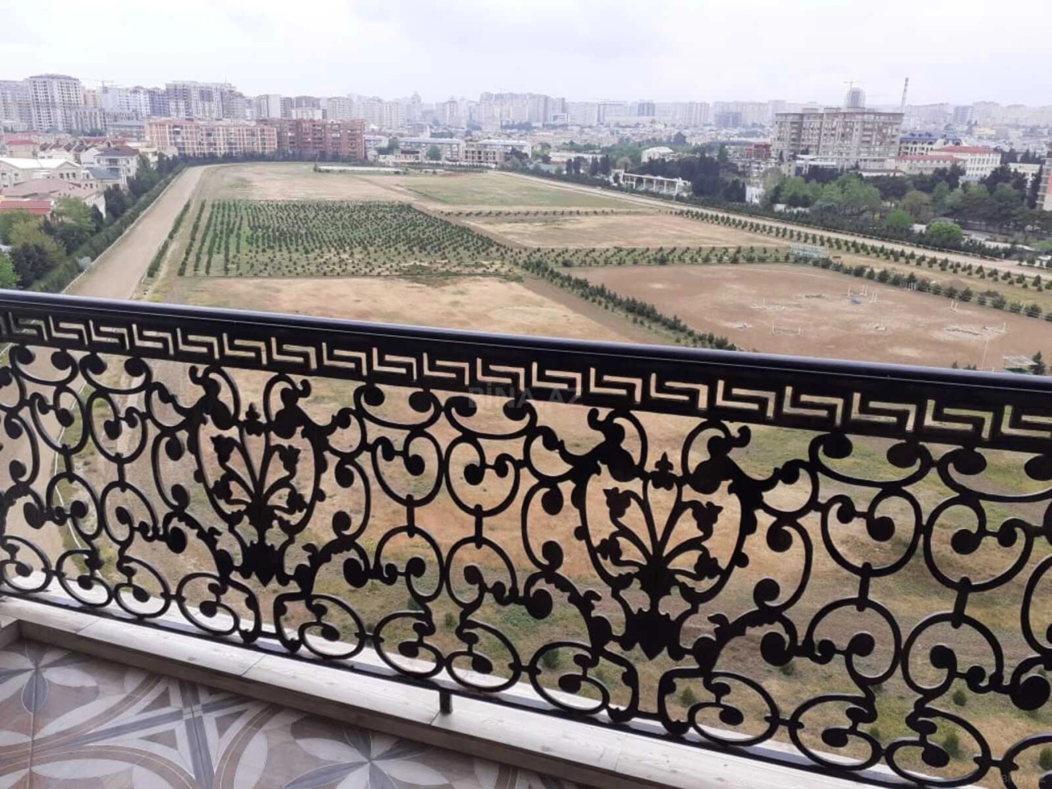 Kirayə verilir 2 otaqlı mənzil 80 m²