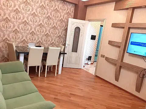 Kirayə verilir 2 otaqlı mənzil 80 m²