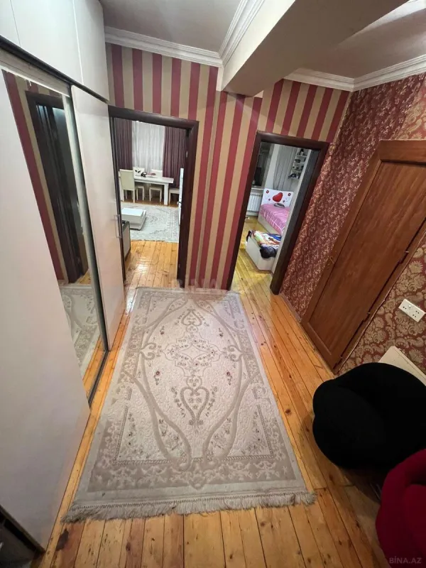 Satılır 2 otaqlı mənzil 62 m²