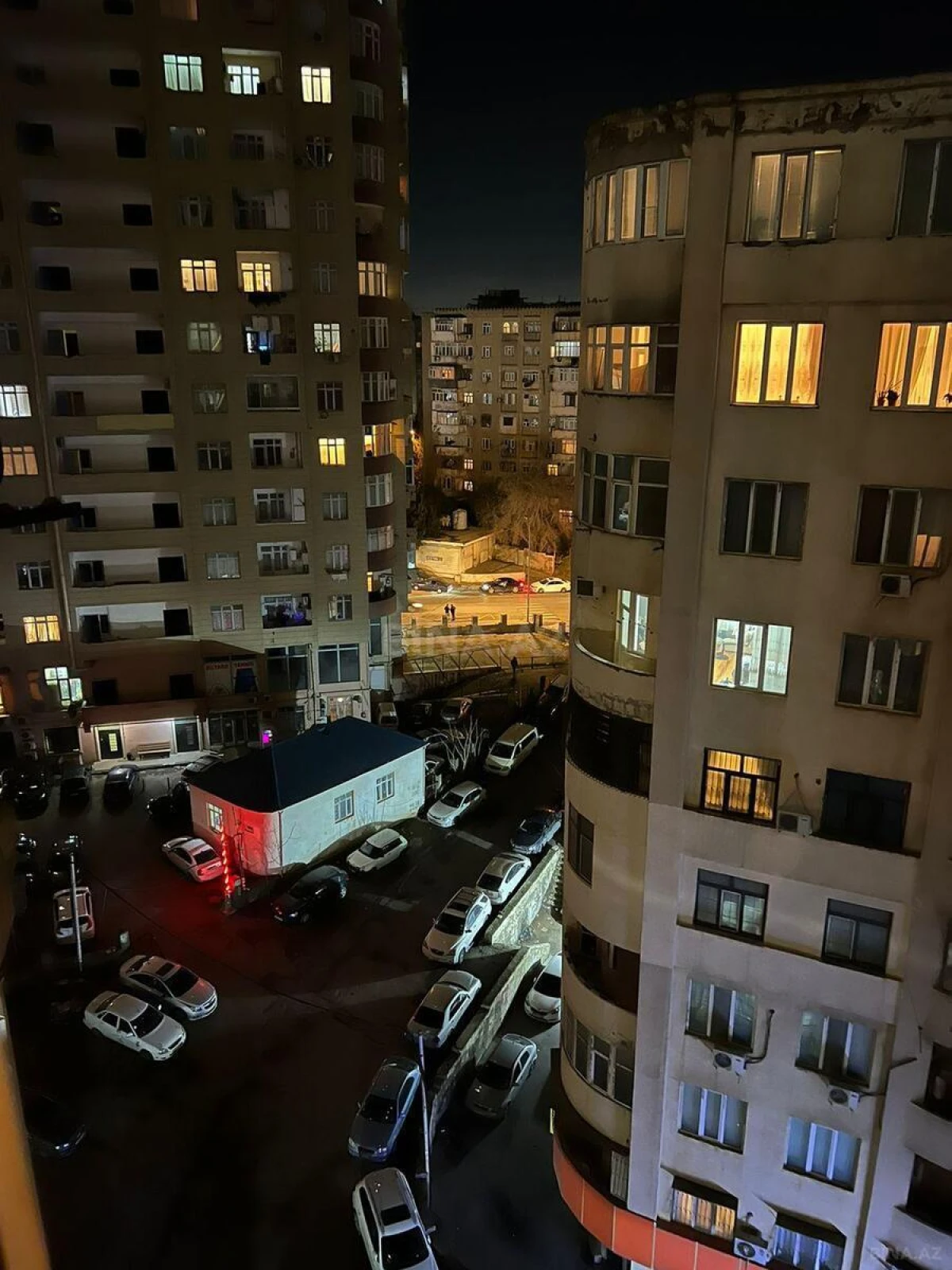 Satılır 2 otaqlı mənzil 62 m²