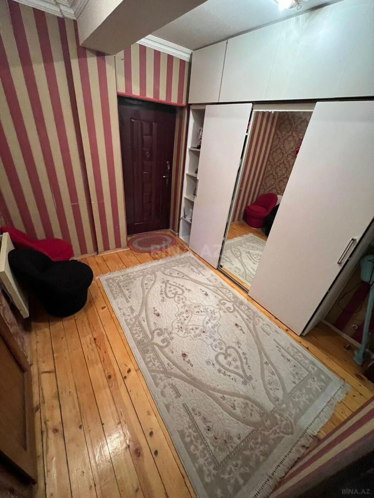 Satılır 2 otaqlı mənzil 62 m²
