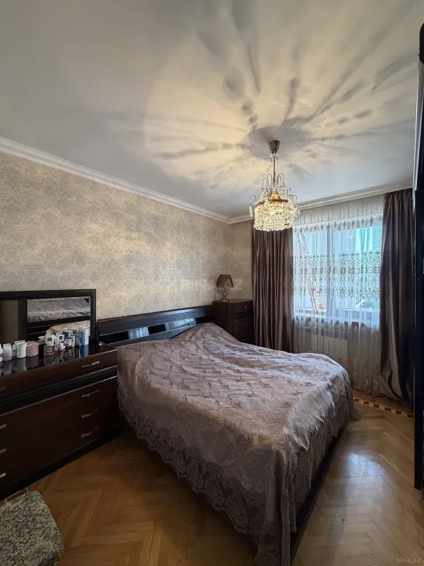 Satılır 4 otaqlı mənzil 100 m²