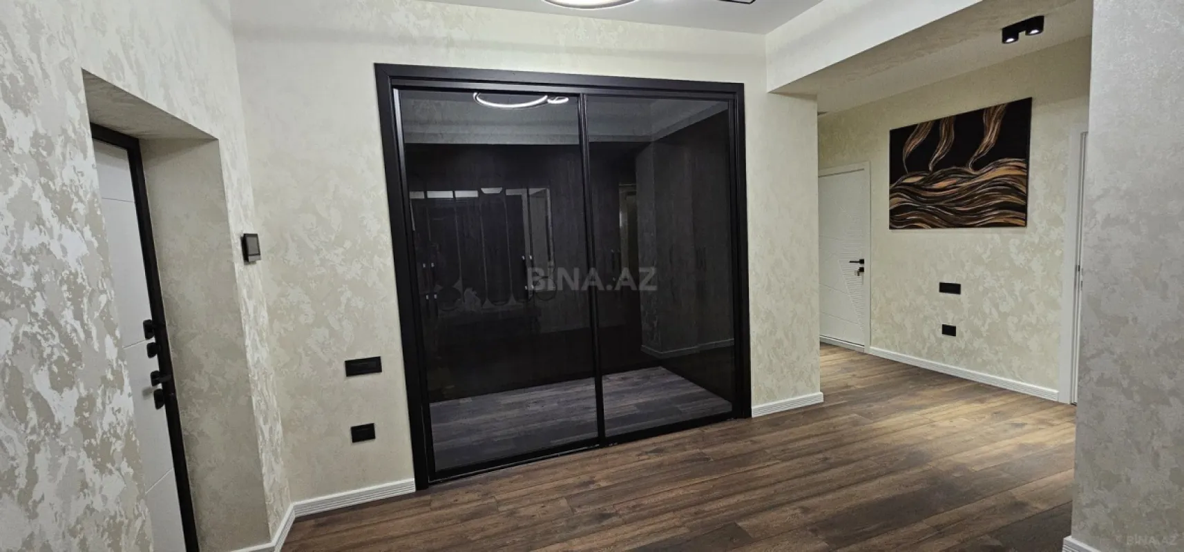 Kirayə verilir 4 otaqlı mənzil 180 m²