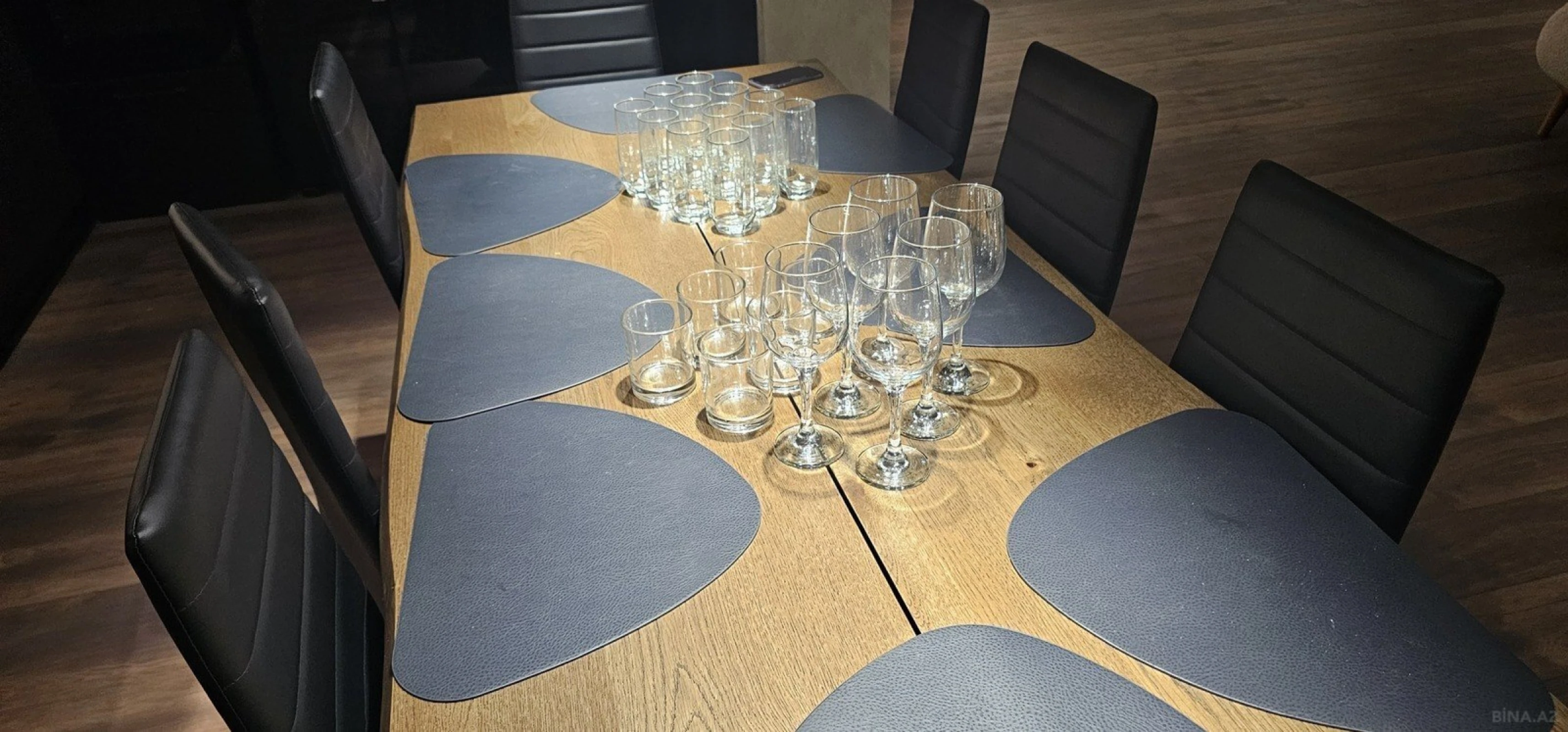 Kirayə verilir 4 otaqlı mənzil 180 m²