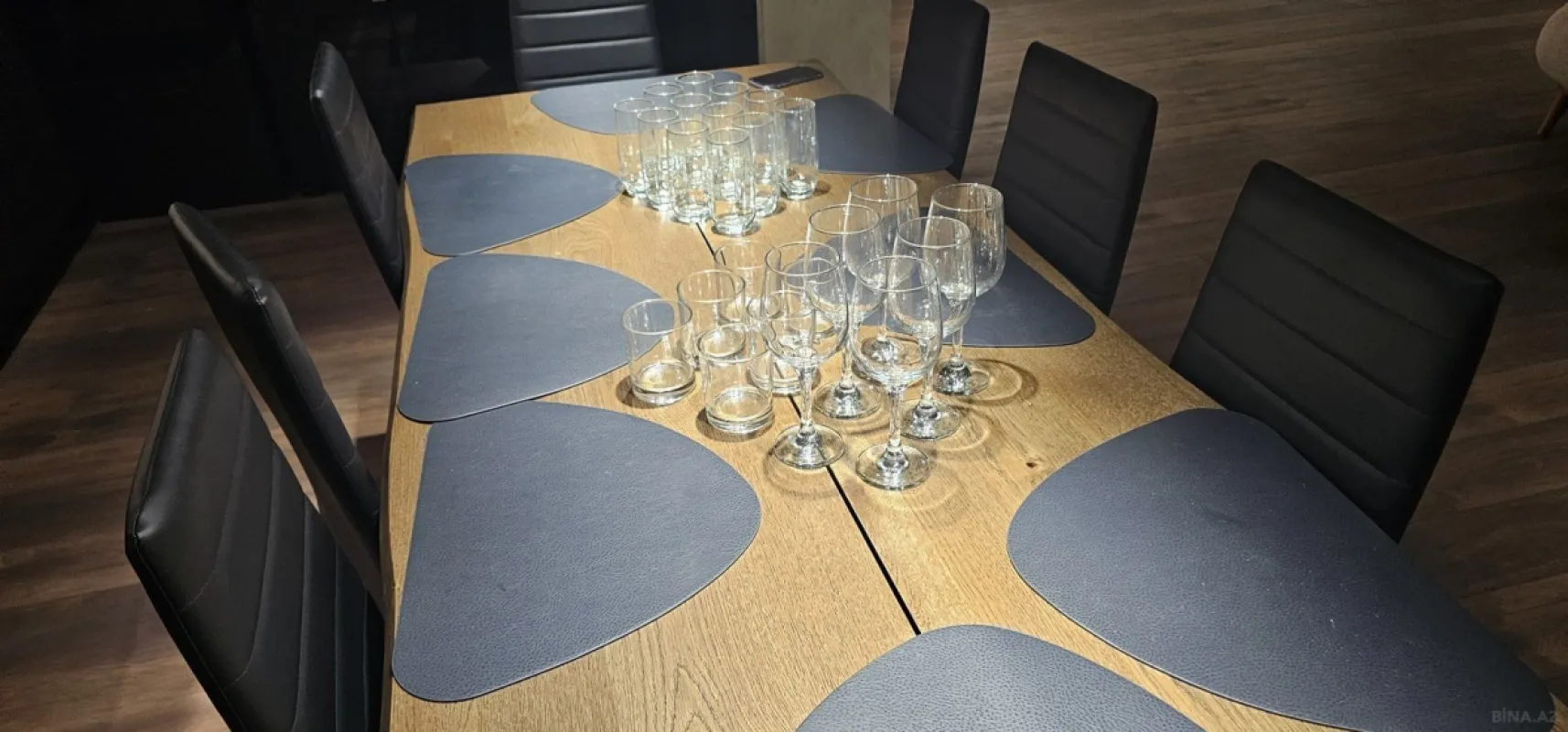 Kirayə verilir 4 otaqlı mənzil 180 m²