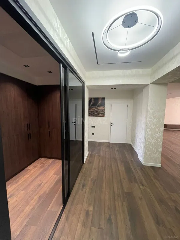 Kirayə verilir 4 otaqlı mənzil 180 m²