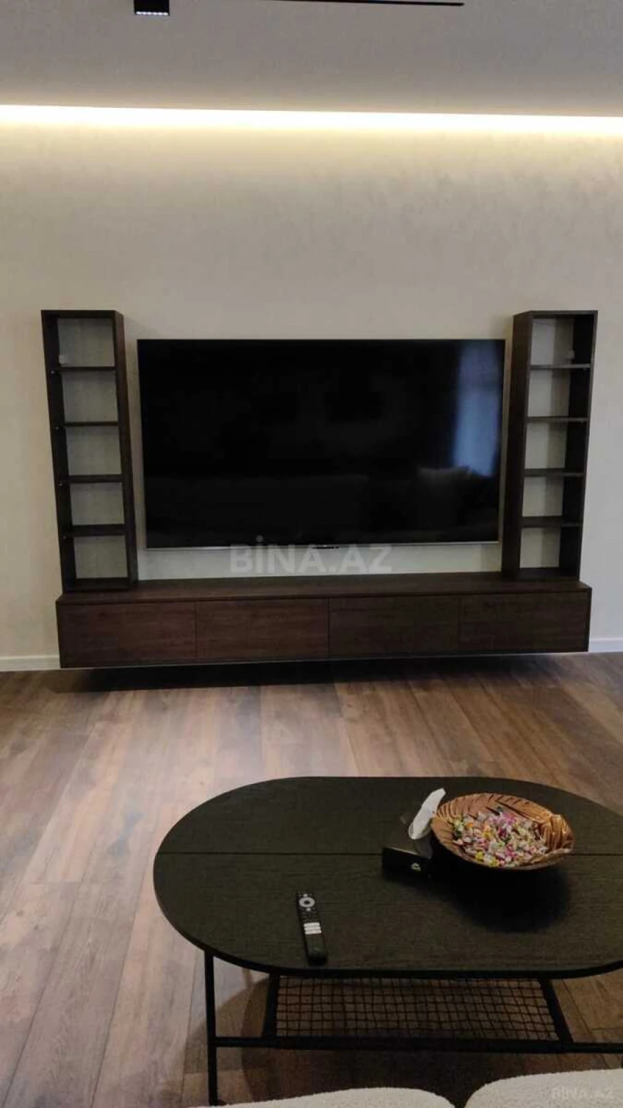 Kirayə verilir 4 otaqlı mənzil 180 m²