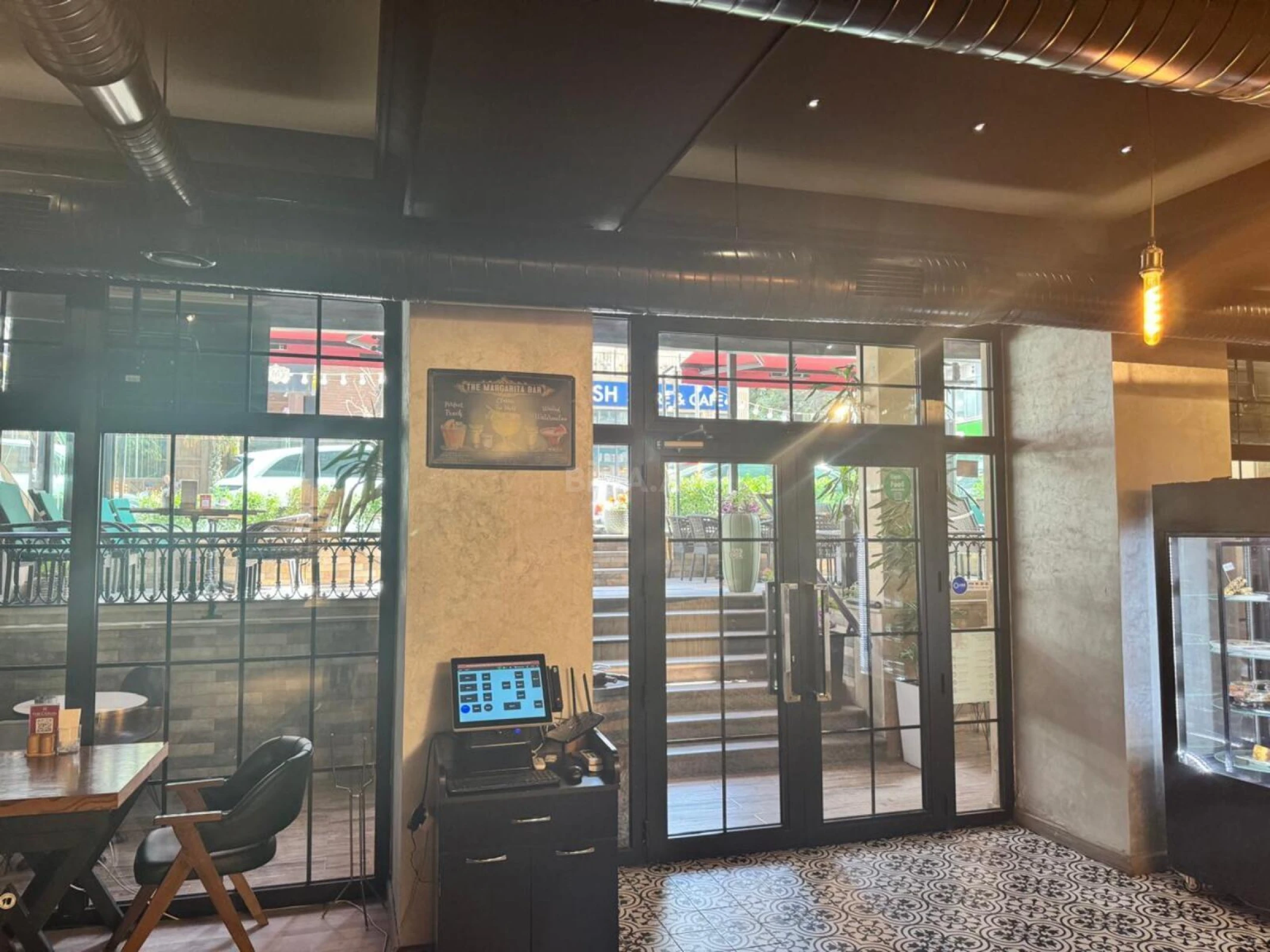 Satılır obyekt 165 m²