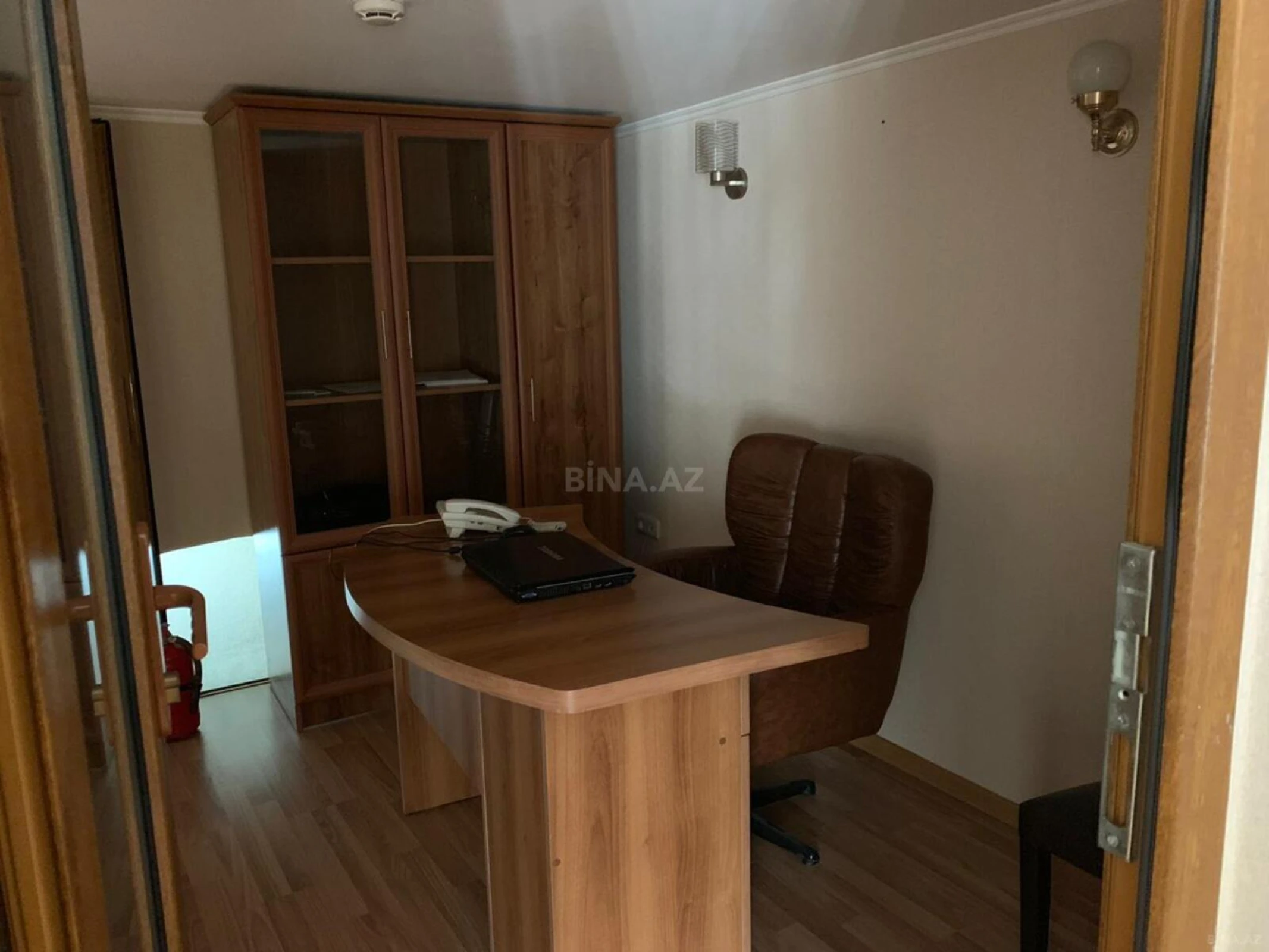 Satılır 5 otaqlı ofis 100 m²