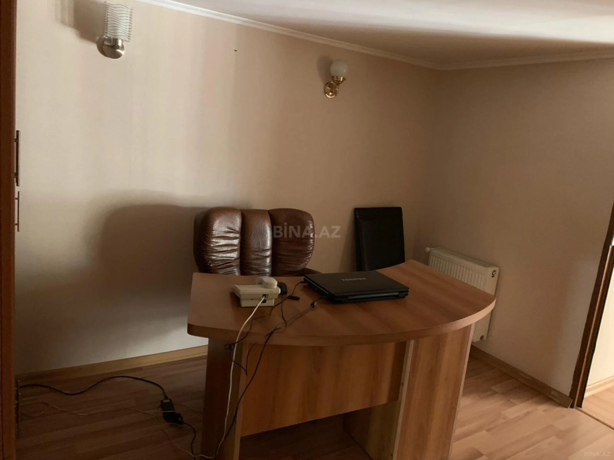 Satılır 5 otaqlı ofis 100 m²