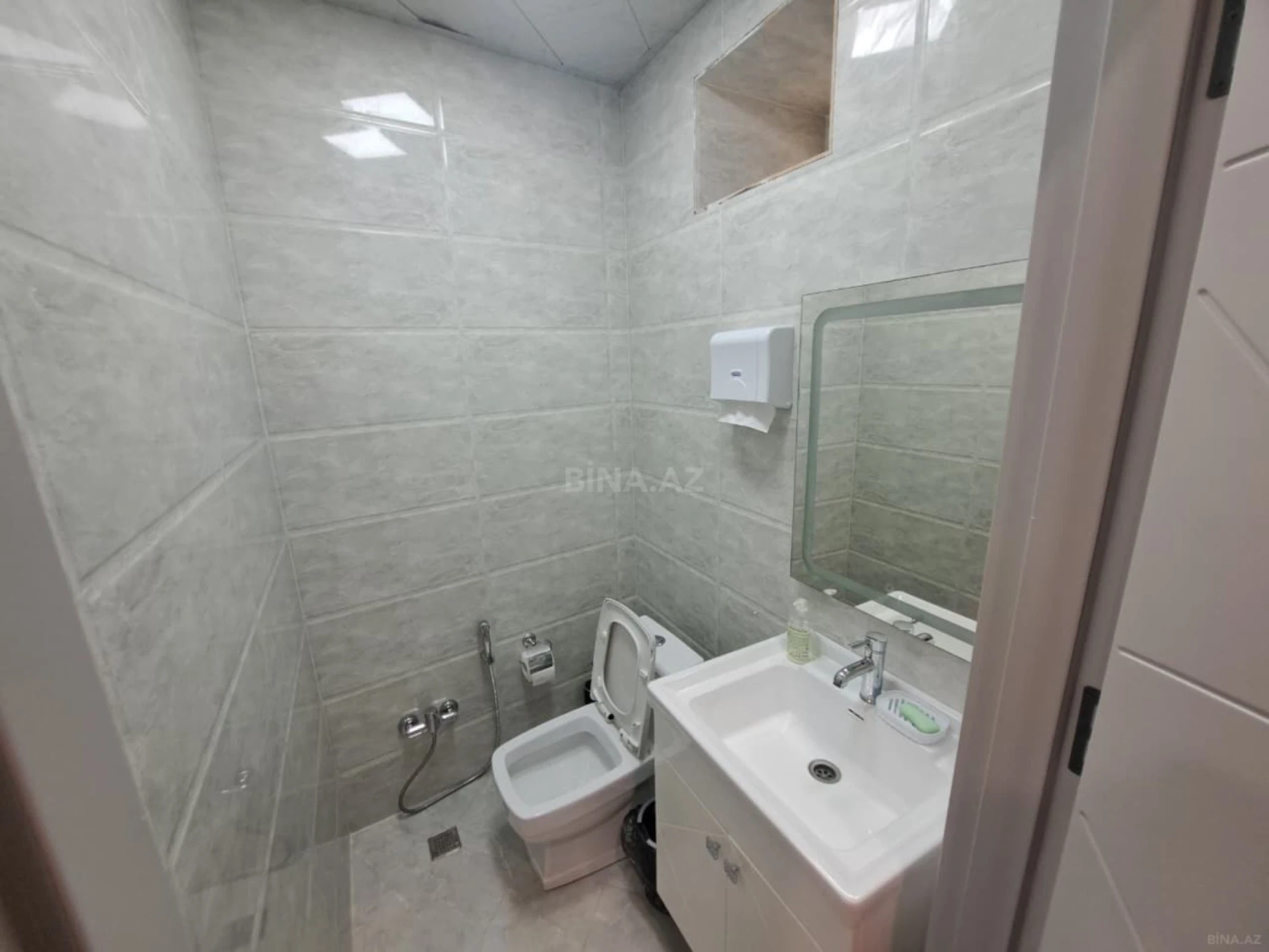 Satılır obyekt 100 m²