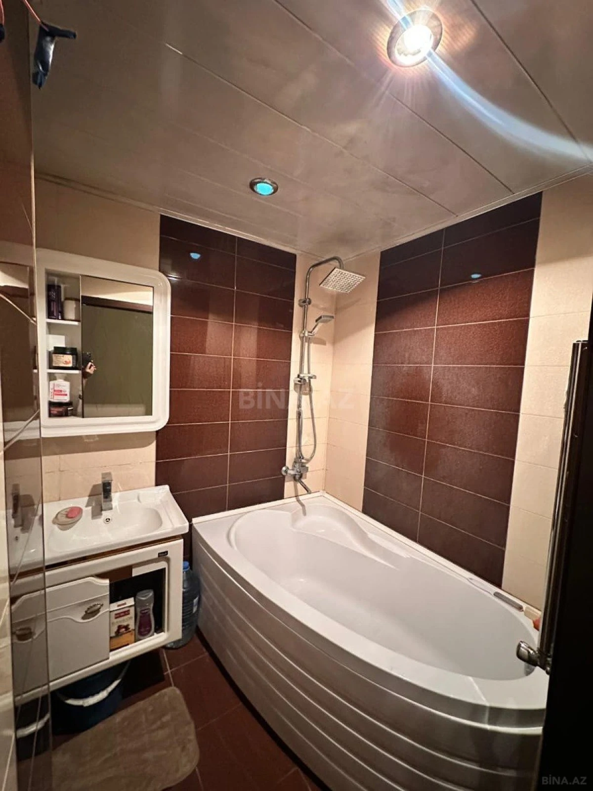 Satılır 4 otaqlı mənzil 105 m²