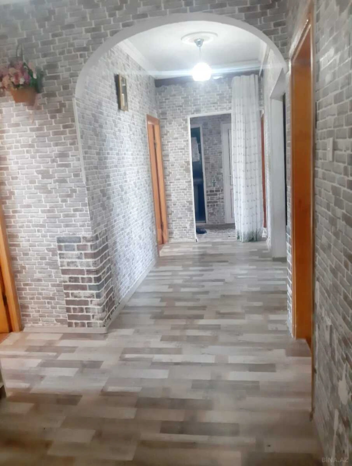 Satılır 5 otaqlı mənzil 120 m²