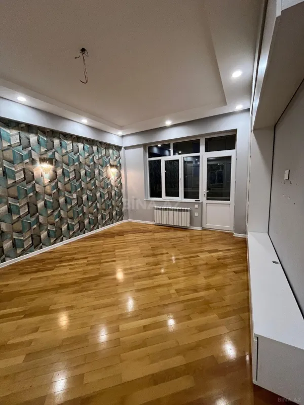 Satılır 3 otaqlı mənzil 120 m²