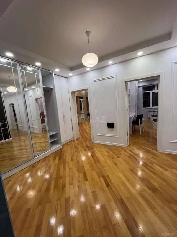 Satılır 3 otaqlı mənzil 120 m²