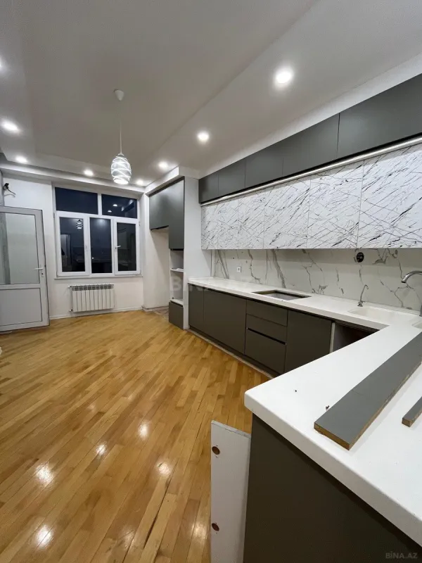 Satılır 3 otaqlı mənzil 120 m²