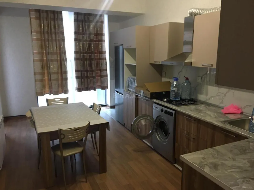 Kirayə verilir 2 otaqlı mənzil 100 m²