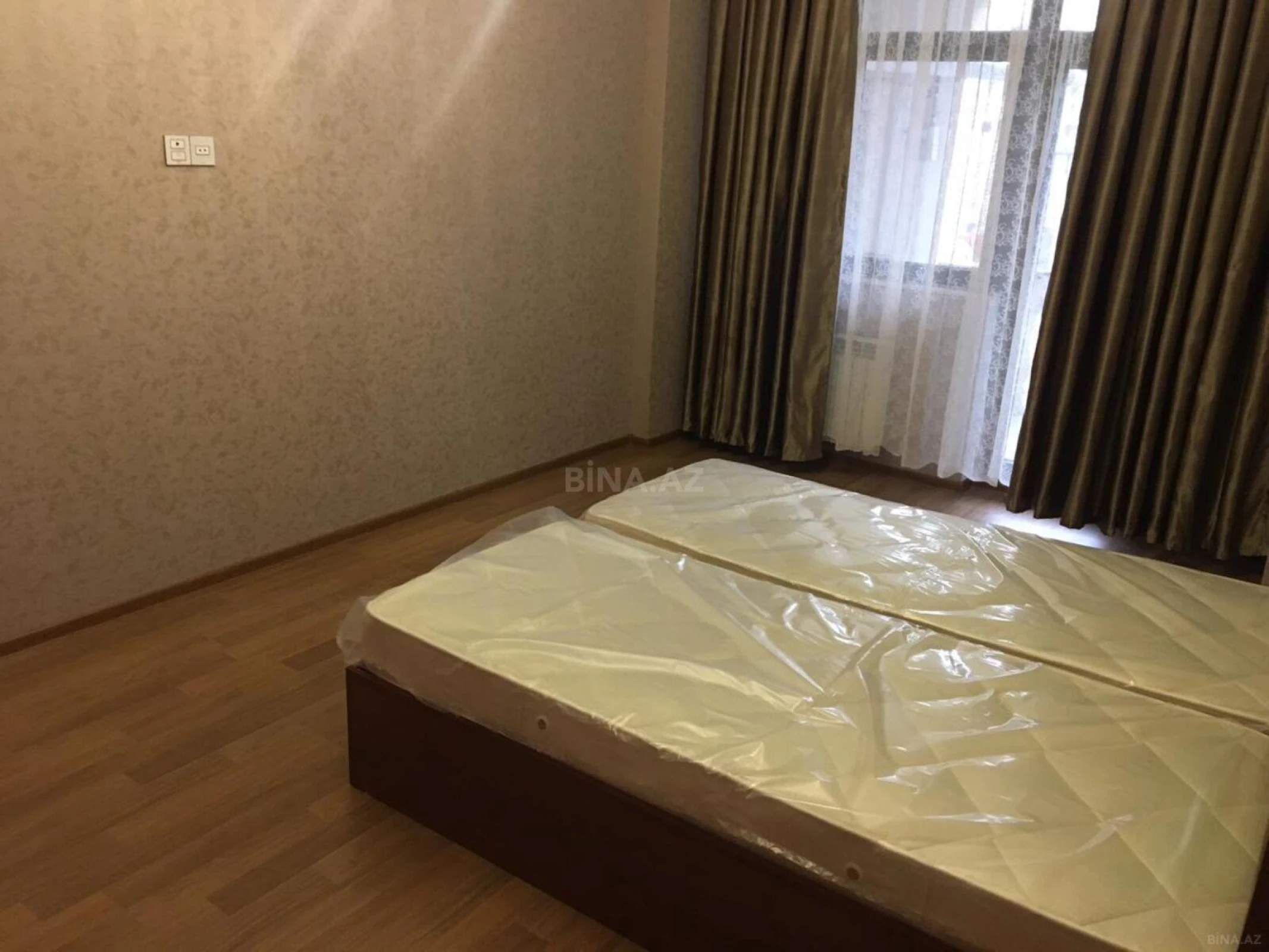 Kirayə verilir 2 otaqlı mənzil 100 m²