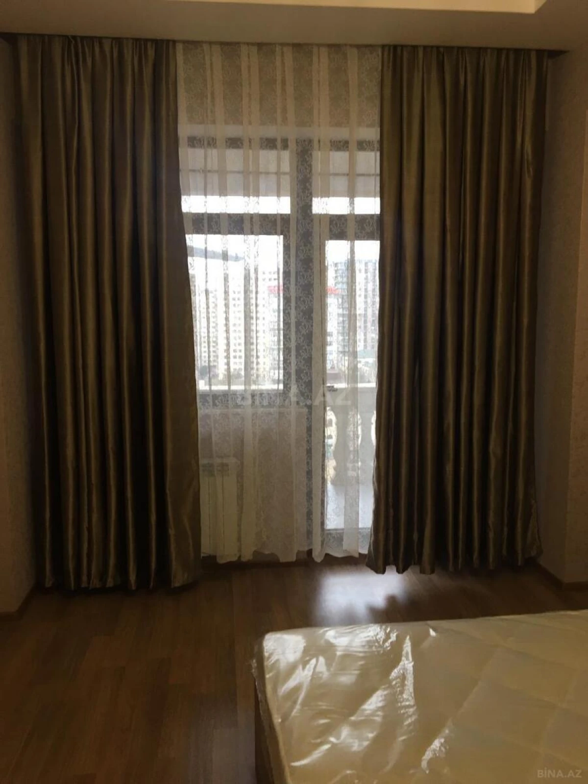 Kirayə verilir 2 otaqlı mənzil 100 m²