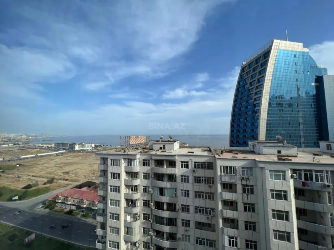 Satılır 3 otaqlı mənzil 141 m²