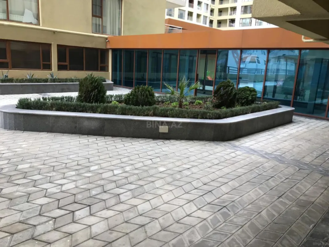 Satılır 3 otaqlı mənzil 141 m²