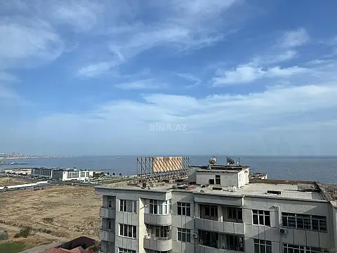 Satılır 3 otaqlı mənzil 141 m²