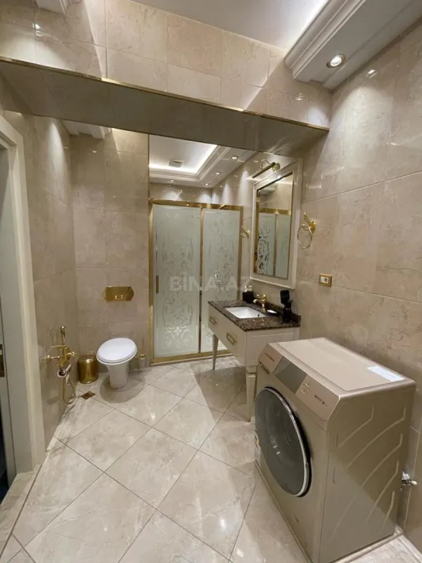 Satılır 3 otaqlı mənzil 141 m²