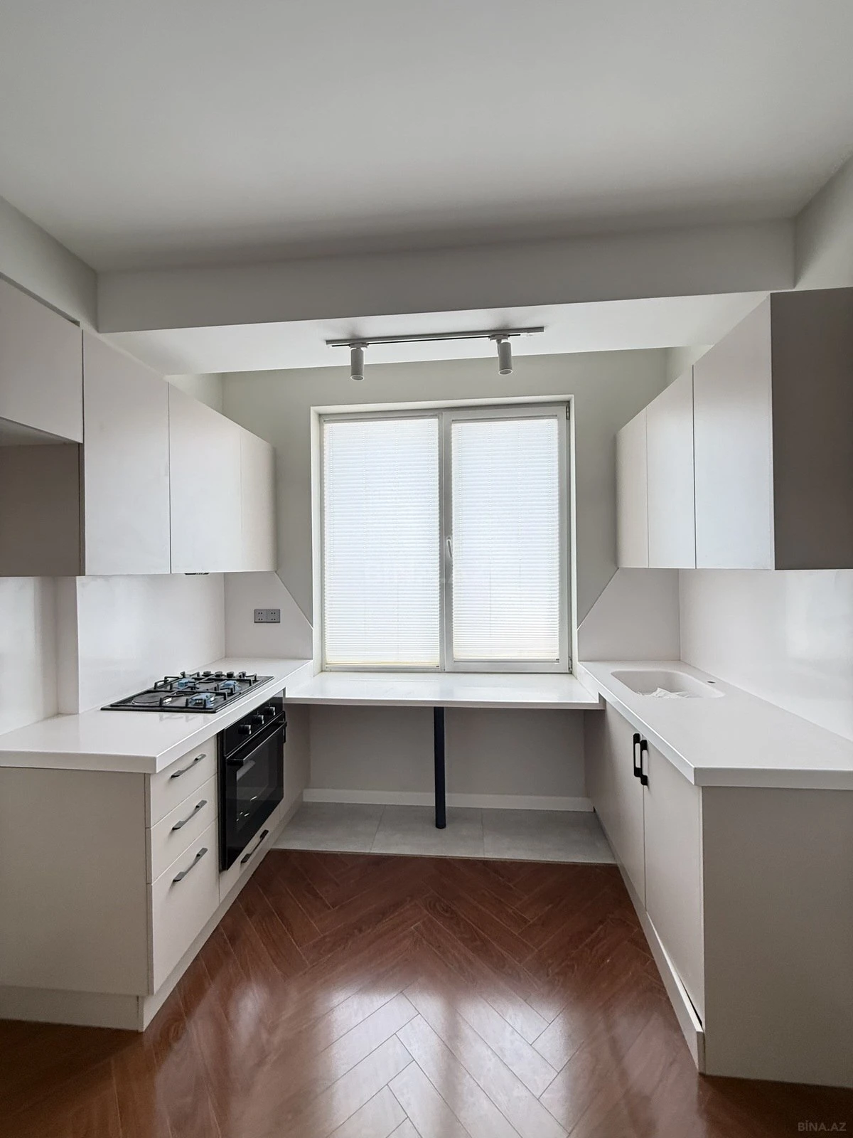 Satılır 2 otaqlı mənzil 52 m²