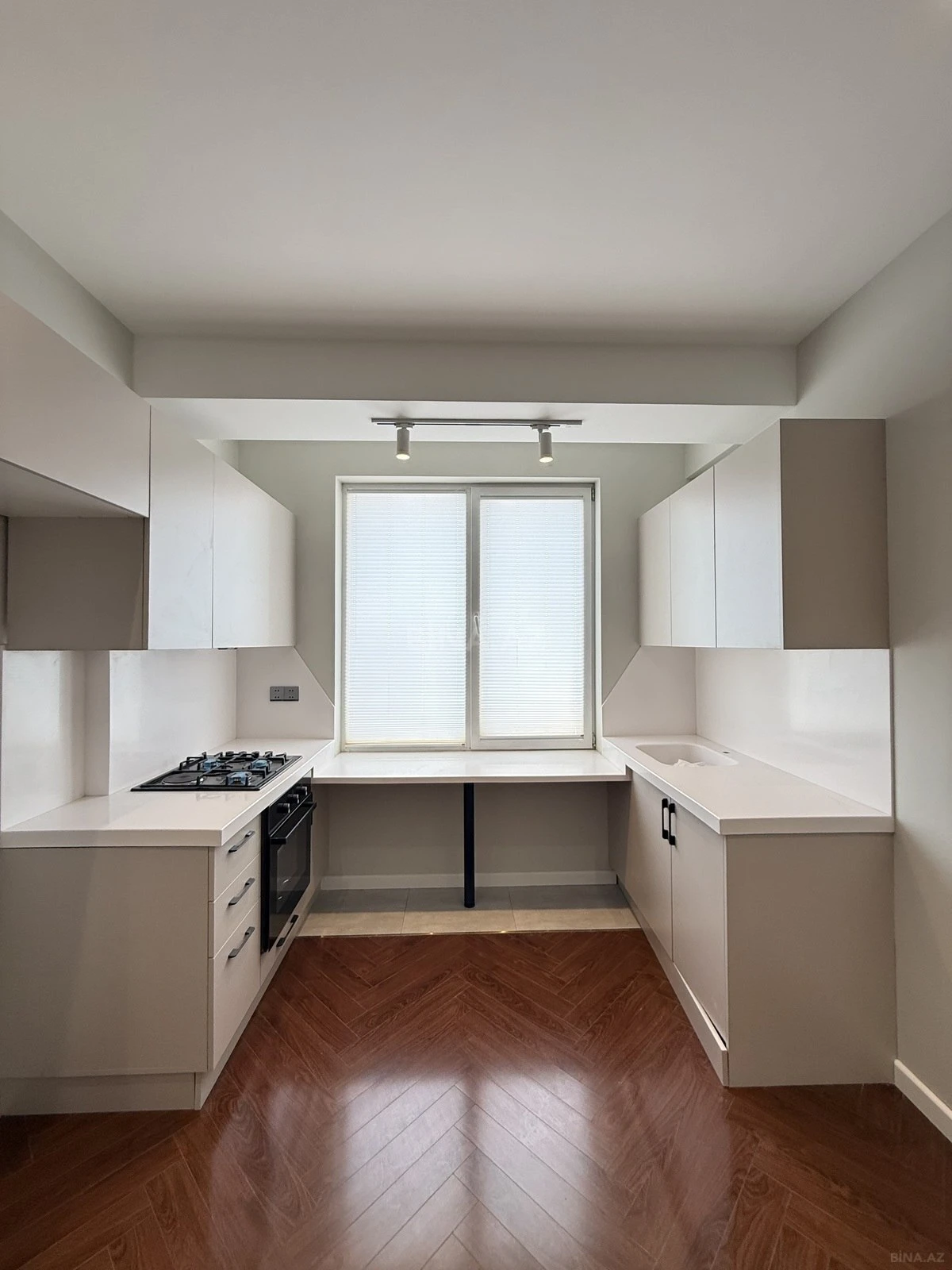 Satılır 2 otaqlı mənzil 52 m²