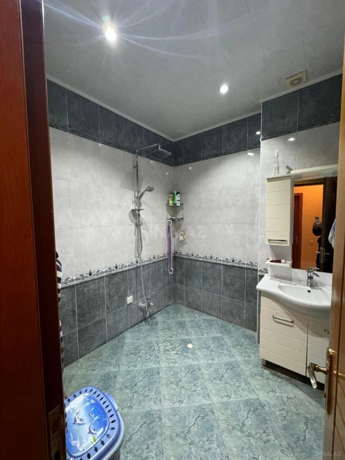Satılır 4 otaqlı mənzil 185 m²