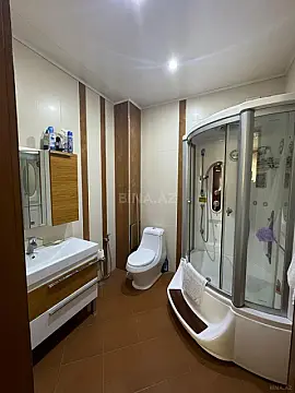 Satılır 4 otaqlı mənzil 185 m²