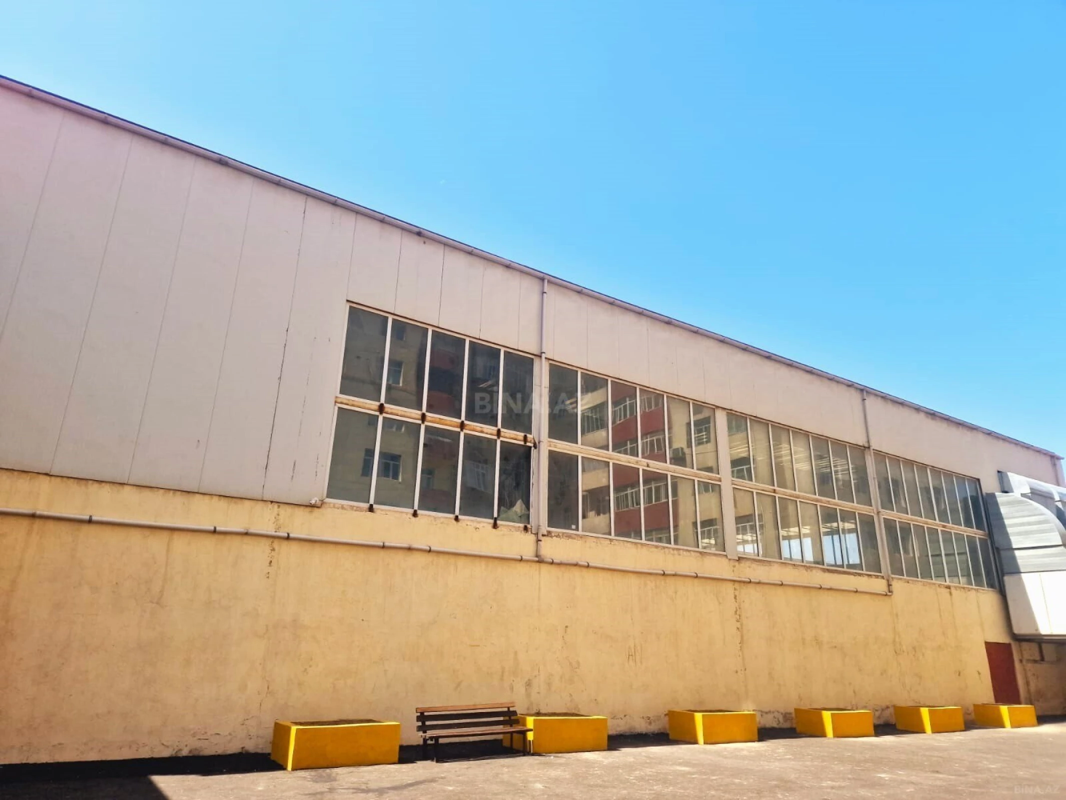 Kirayə verilir obyekt 900 m²