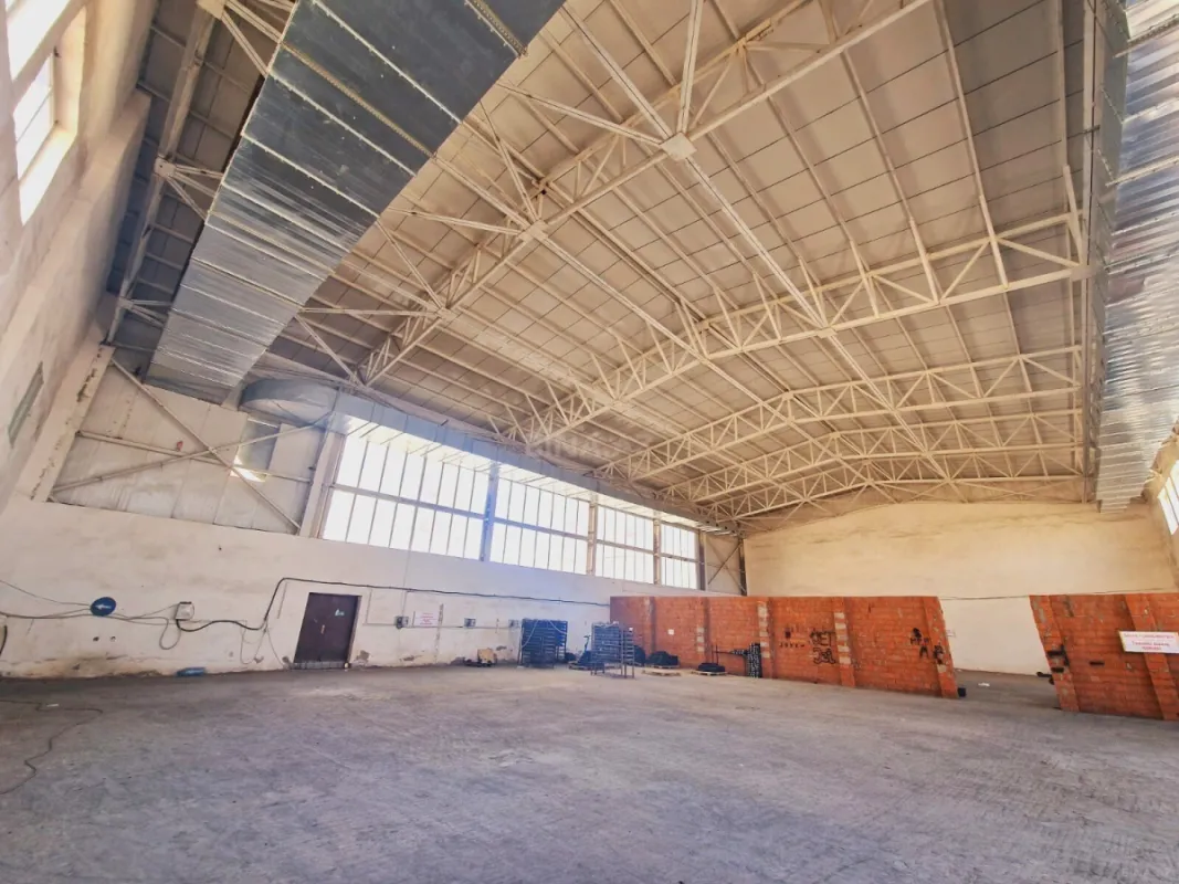 Kirayə verilir obyekt 900 m²