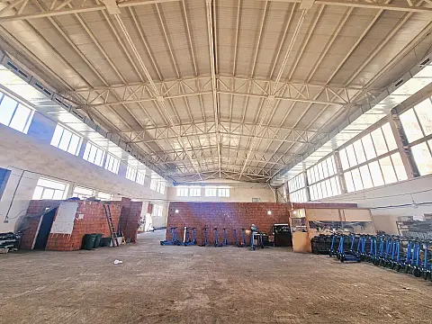 Kirayə verilir obyekt 900 m²