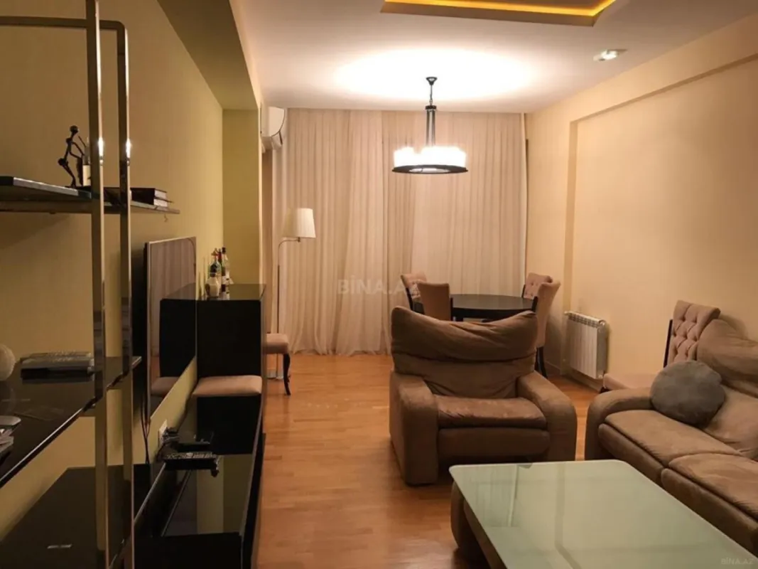 Kirayə verilir 2 otaqlı mənzil 92 m²