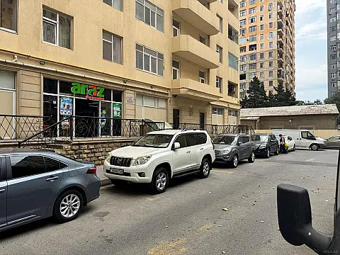 Satılır obyekt 750 m²