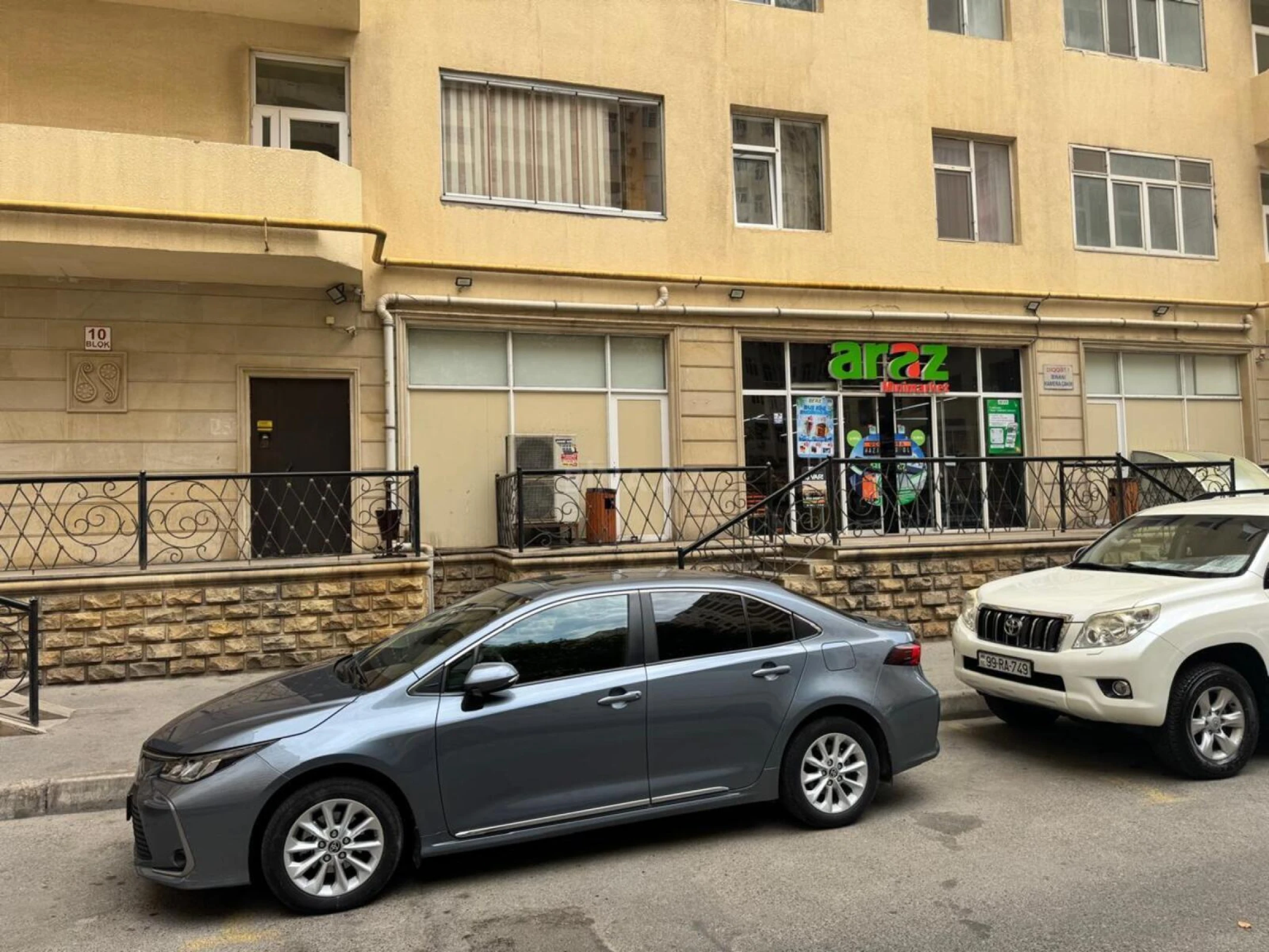 Satılır obyekt 750 m²