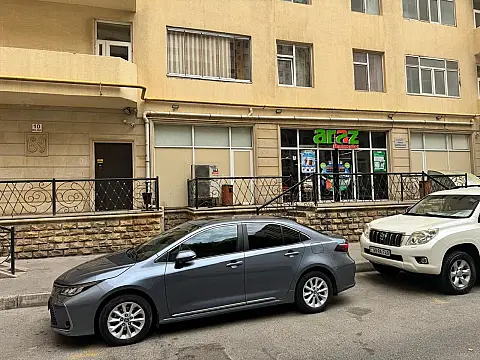 Satılır obyekt 750 m²