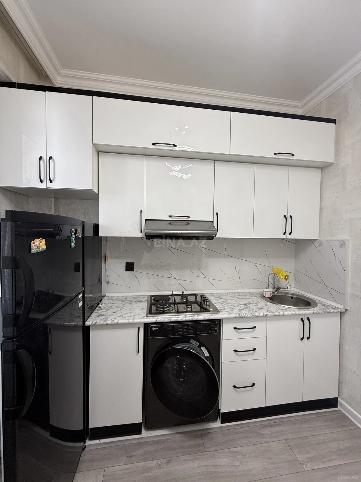 Satılır 2 otaqlı mənzil 72 m²