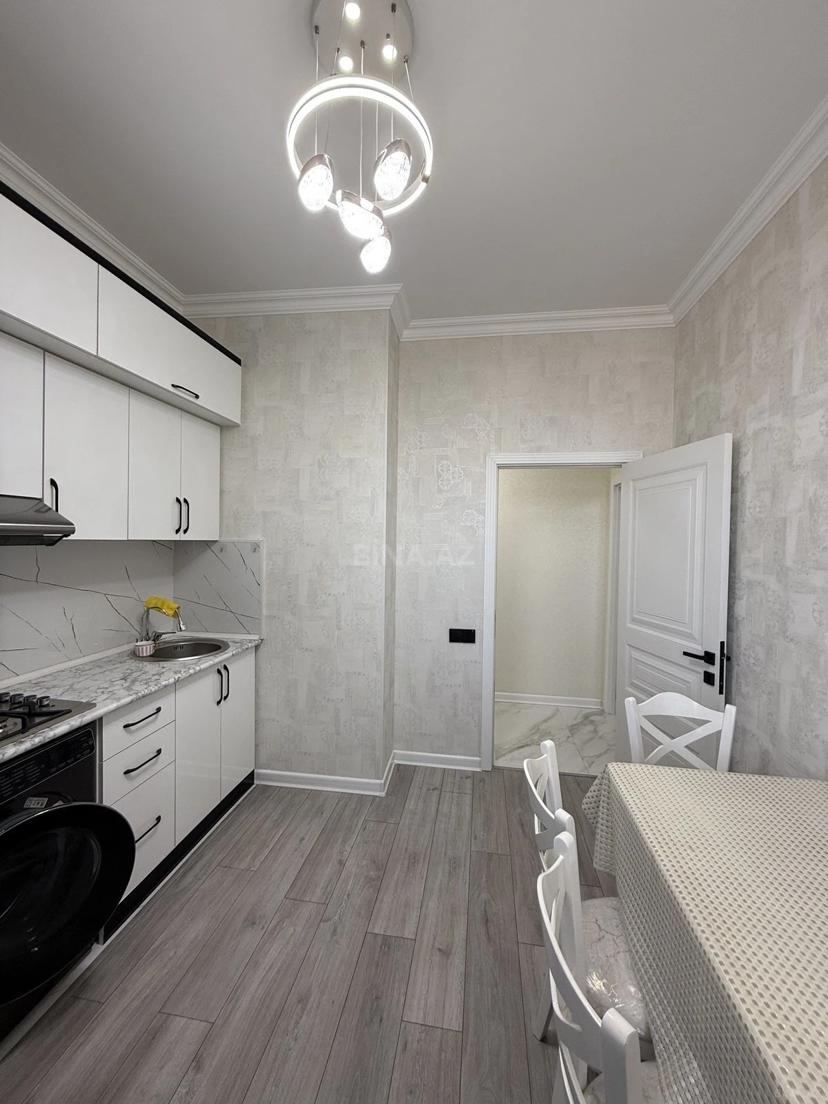 Satılır 2 otaqlı mənzil 72 m²