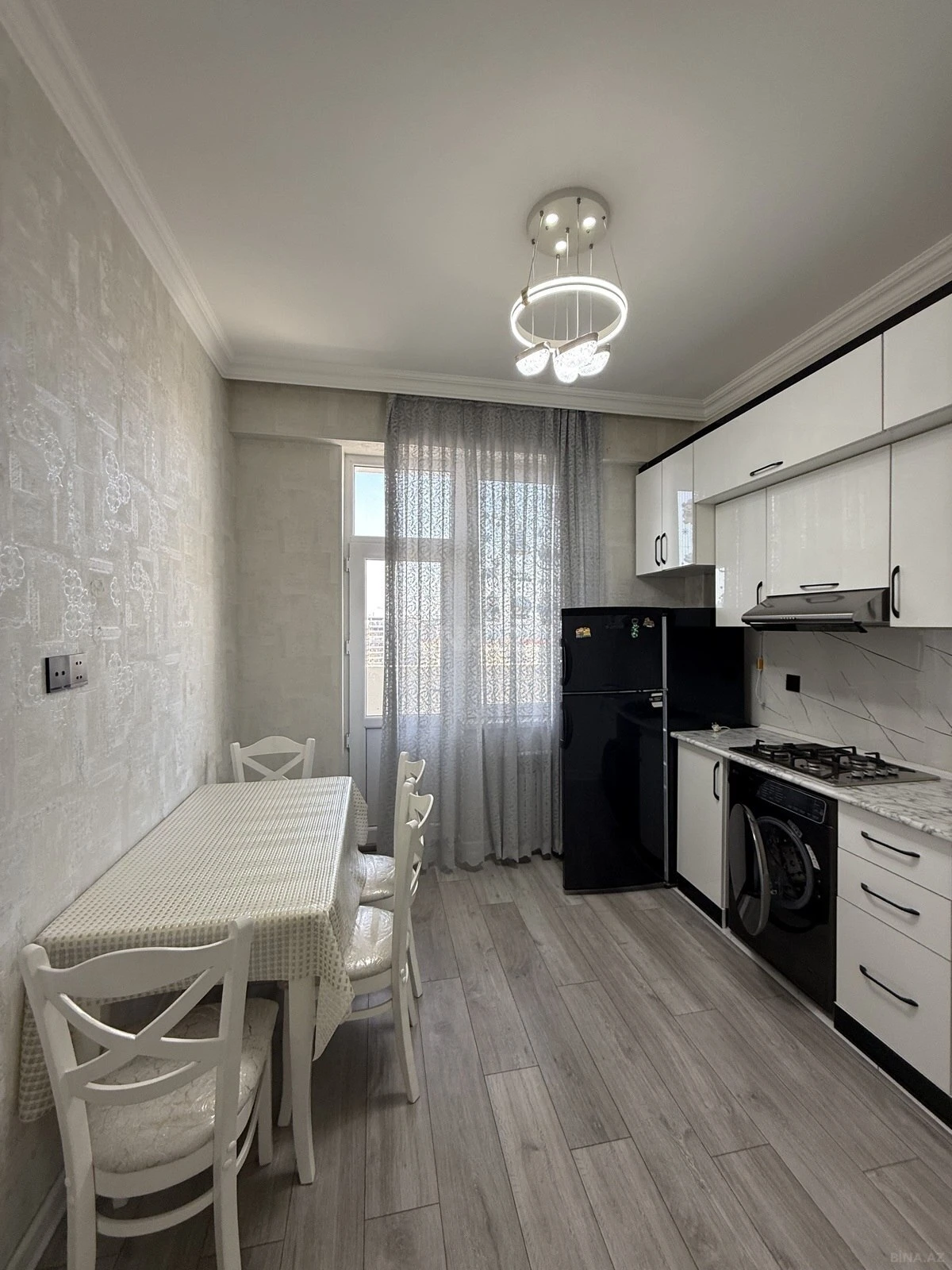 Satılır 2 otaqlı mənzil 72 m²
