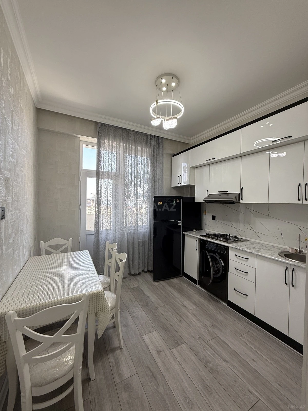 Satılır 2 otaqlı mənzil 72 m²