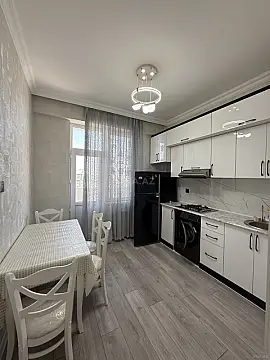 Satılır 2 otaqlı mənzil 72 m²