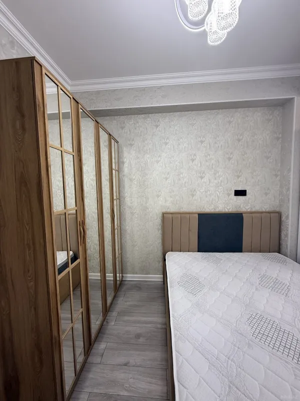 Satılır 2 otaqlı mənzil 72 m²