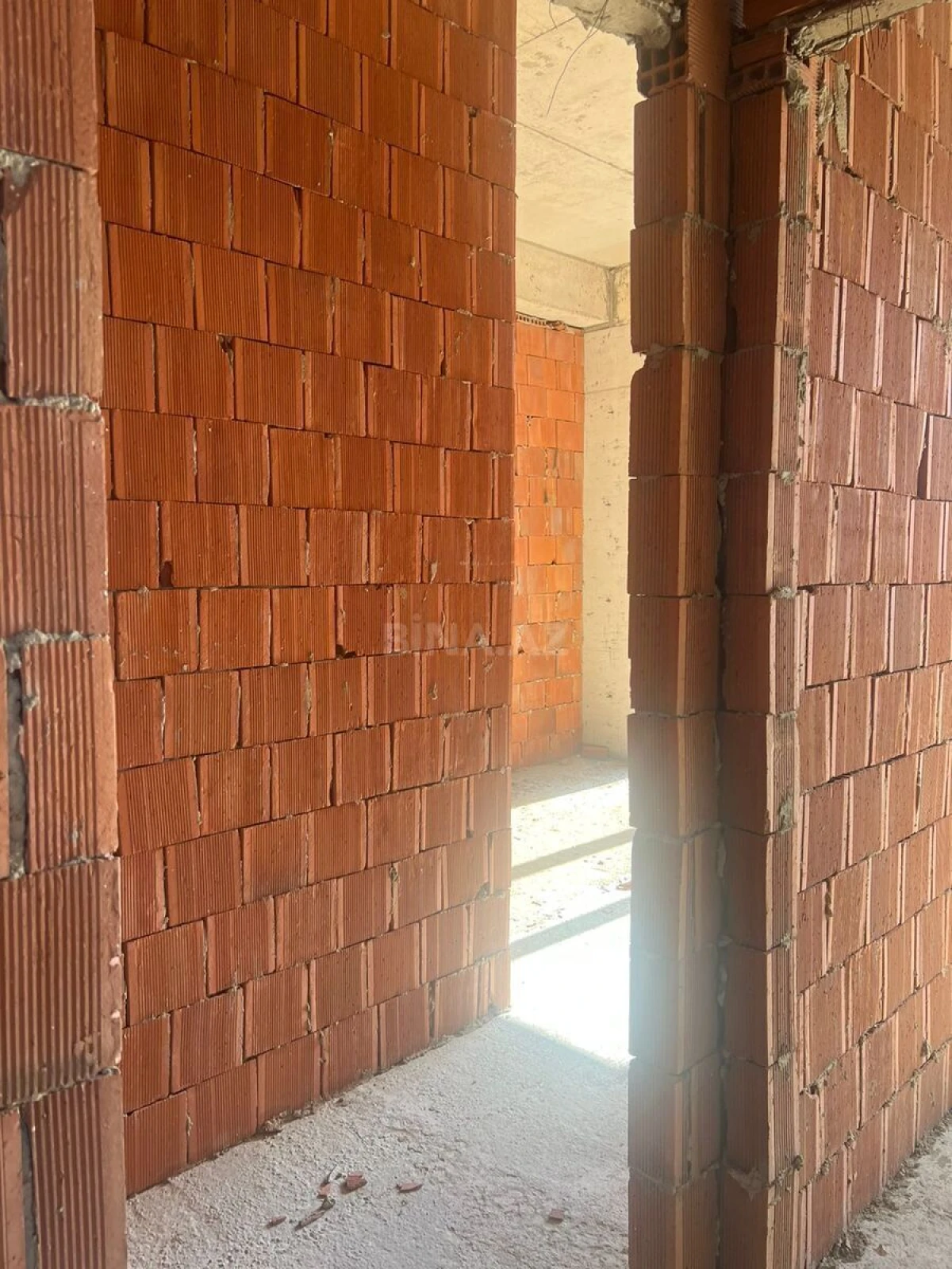 Satılır 4 otaqlı mənzil 150 m²