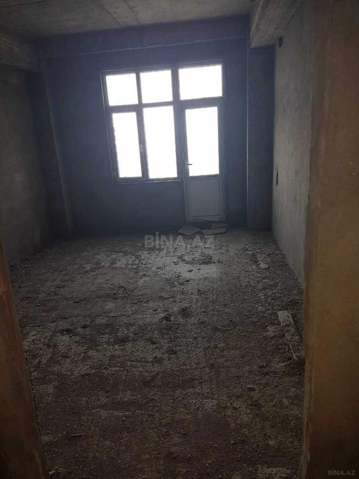 Satılır 4 otaqlı mənzil 150 m²