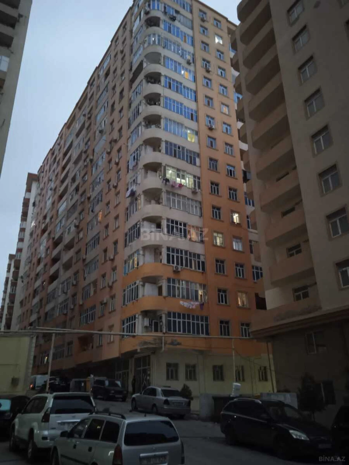 Satılır 4 otaqlı mənzil 150 m²