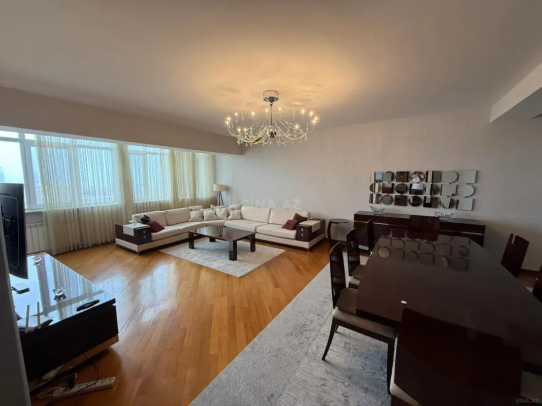Kirayə verilir 4 otaqlı mənzil 195 m²