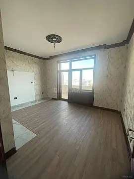 Satılır 4 otaqlı mənzil 180 m²